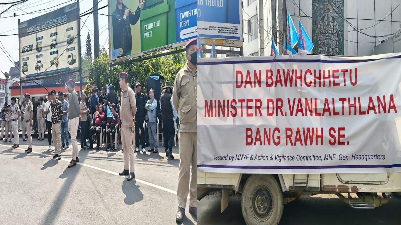 Ministes Vanlalhlana Bang Rawh Se Ti in Vanapa hawl kawt ah mipui an pung khawm mup mup ta mai le