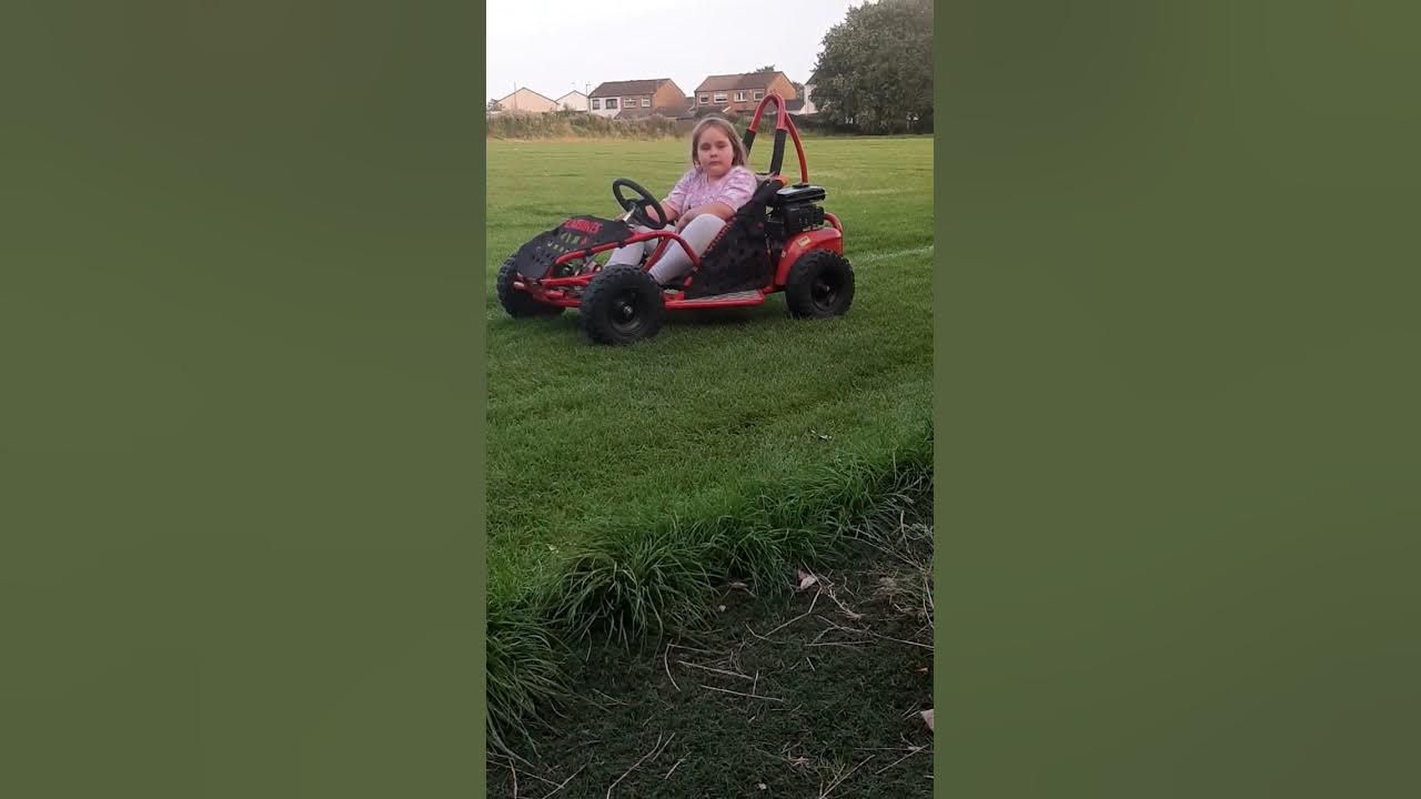 gokartgirl My 8 year old having great fun on her 80cc go kart YouTube