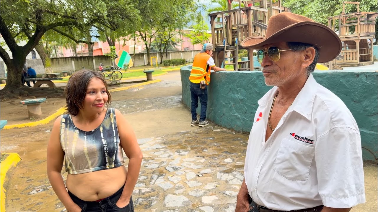 Tio Maco Conquistando una Chava en el Parque que dirá Tía Mauda..😂😂