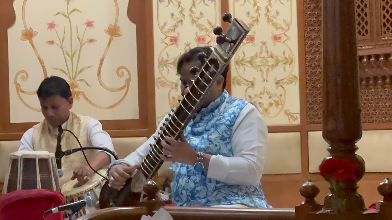 Live music at Indian restaurant in dubai