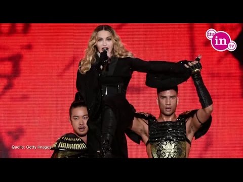 Video: Madonna teilte einen Kuss mit einem jungen Liebhaber