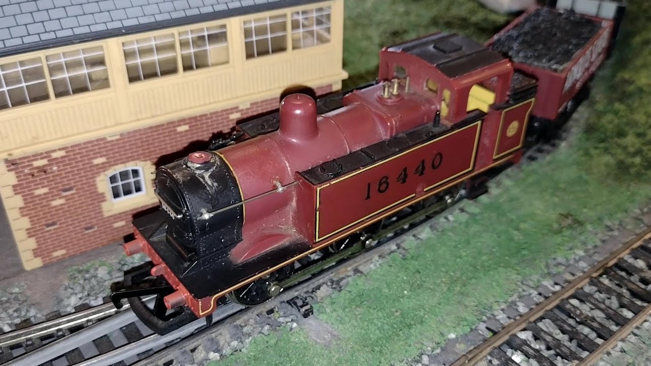 My Hornby Locomotive R301 LMS Class 3F 0 6 0T Jinty 16440