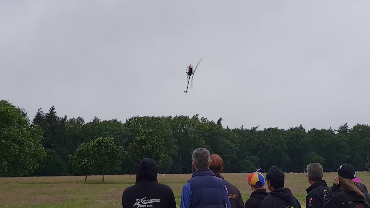 John Nobbs trying the XLpower Specter at Helifest 2018