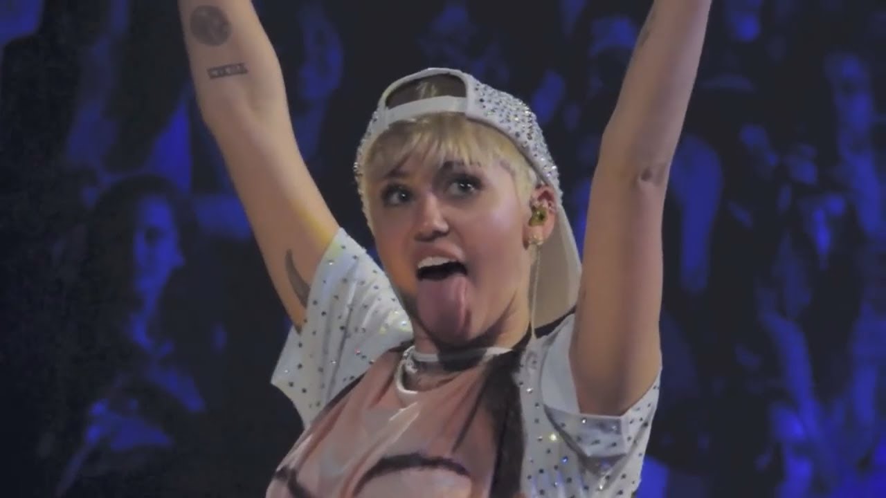 Miley Cyrus - Hey Ya! (OutKast Cover)