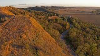 Iowa Land and Sky: Loess Hills And Prairies