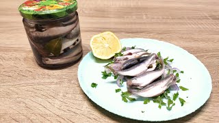 картинка: Скумбрия маринованная. Рецепт маринованной рыбы в банке