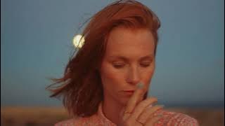 Belinda Carlisle  ft Joan Kolova   ★  La Luna