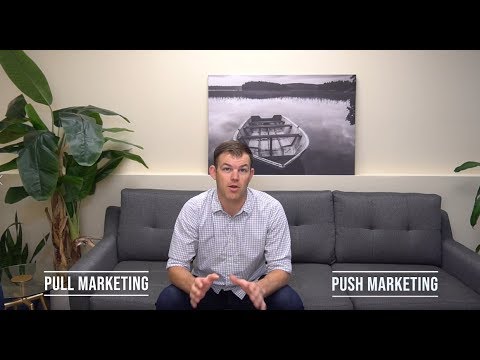 Video: Qual è la differenza tra strategia di marketing push e pull?