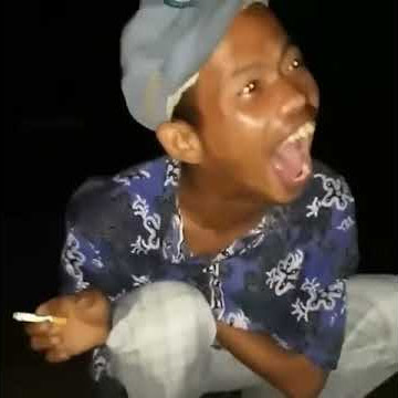 Abang tukang bakso versi orang gila