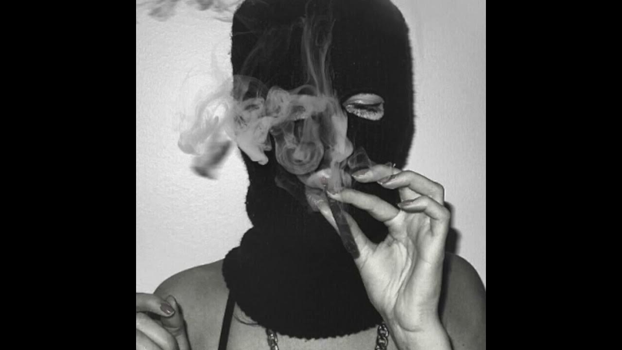 Сигаретный дым. Магический дым. Ангел с сигаретой арт. Forced smoke. Рука с сигаретой на фоне неба.