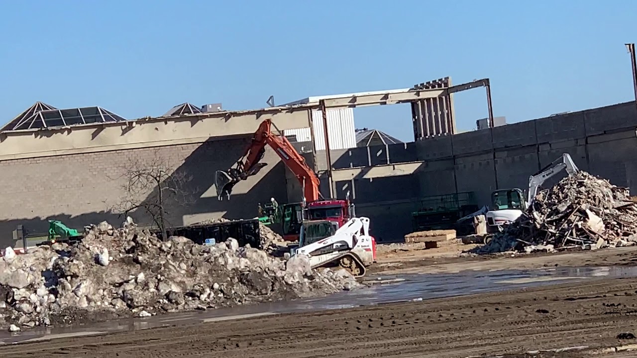 Retiring Guy's Digest: Von Maur West Towne Mall construction