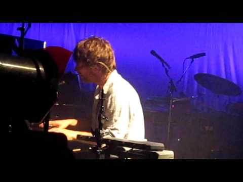 Thom Yorke "Open The Floodgates" (new song) Live at The Echoplex 10-02-09