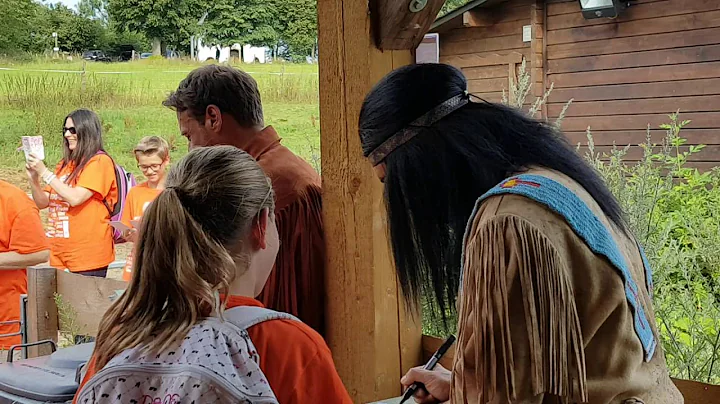 Winnetou ( Jean Marc Birkholz ) und Old Shatterhand ( Kai Noll ) Autogrammstunde