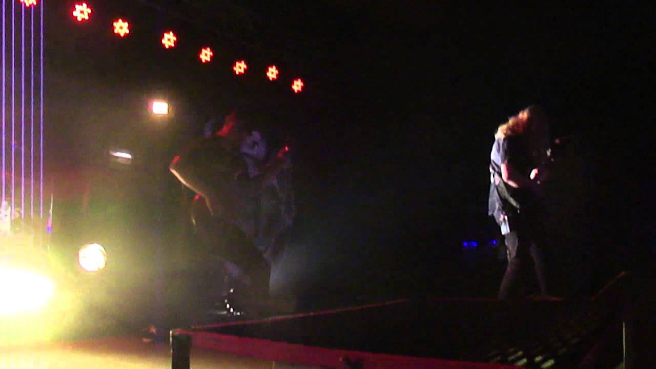 Carnifex - Dragged Into The Grave (Live)