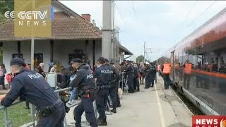 Europe Refugee Crisis: Migrants Leave Budapest For Vienna On Foot