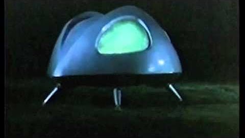 Lela con The Cat from Outer Space