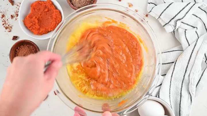 ALMOND FLOUR PUMPKIN MUFFINS