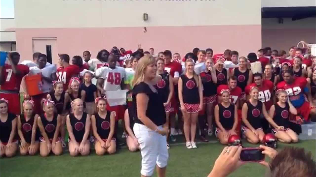 Vero Beach High School Varsity Cheerleaders & Football Team's Ice Bucket Challenge. YouTube