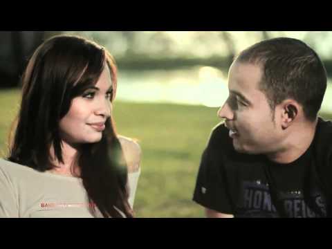 Watch the video for Esos tus ojos
