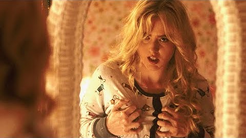 男女が入れ替わると真っ先に確認するところは…／映画『ザ・スイッチ』本編映像