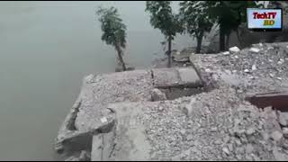 Detik detik tanah amblas kedalam laut