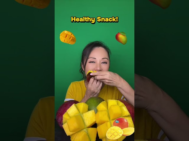 THIS IS HOW YOU EAT MANGOES! 🥭 IT’S ALL MANGOES! 🥭 #shorts