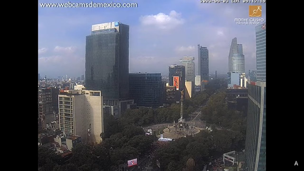 Vista hacia el Ángel de la Independencia en Paseo de la Reforma CDMX
