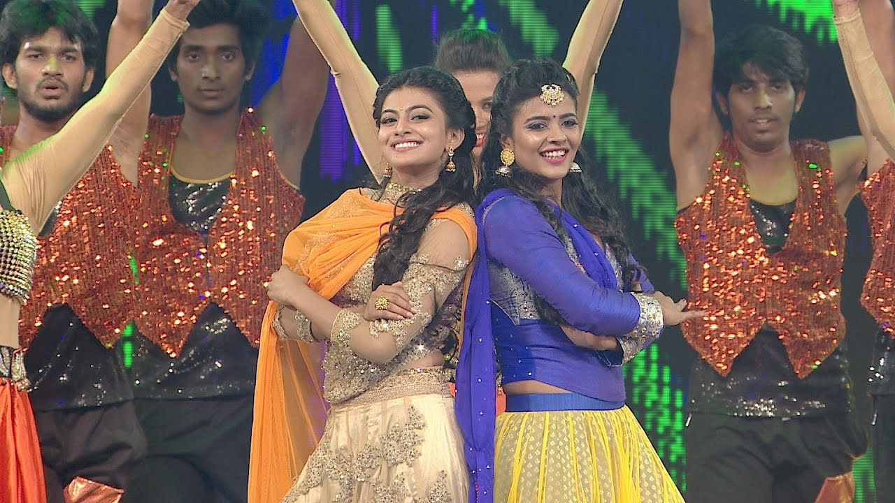 'Dancing Stars'-Aishwarya Rajesh, Anandhi | Ananda Vikatan Cinema Awards 2016