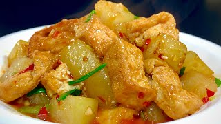 The combination of winter melon and tofu is delicious. It doesn’t need to be fried or boiled. The