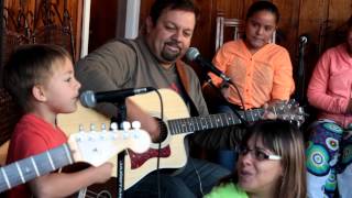 Video thumbnail of "El Gobierna - Michael Bunster & Puertas Eternas"