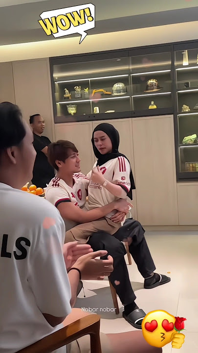 Rizky Billar pangku Lesti kejora saat nobar #lestikejora #rizkybillar #leslar #lestibillar
