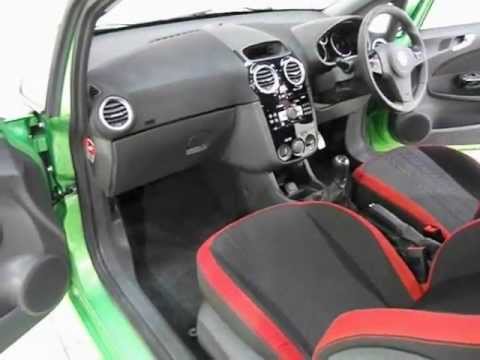 Vauxhall Corsa Exterior Interior Tour Of A 11 Plate Facelift Corsa 1 4 Vvti 100 Bhp Sri 3 Door Youtube