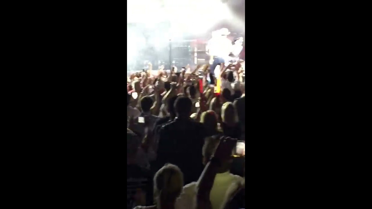 Dierks Bentley Drunk On A Plane Live Youtube