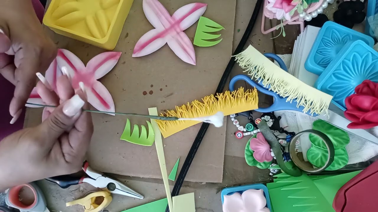 flor pico de tukan  caja narcisos marca thikas