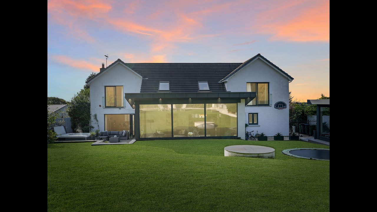 Luxurious 5 bed detached home set in 1.75 acres