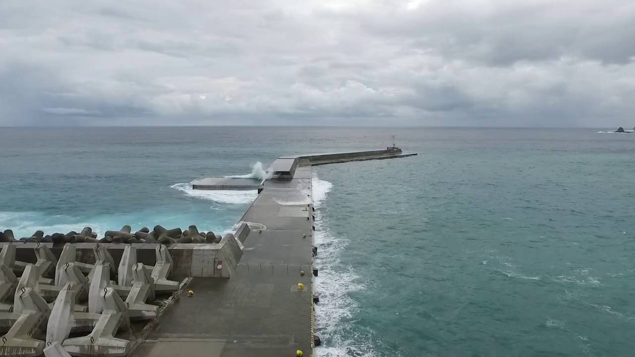 八丈島の海岸線 底土港 空撮 Youtube 八丈島の海岸線 底土港 空撮 Youtube