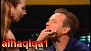 (HD) Ewan McGregor kisses Jonathan Ross on the Jonathan Ross Show - ITV