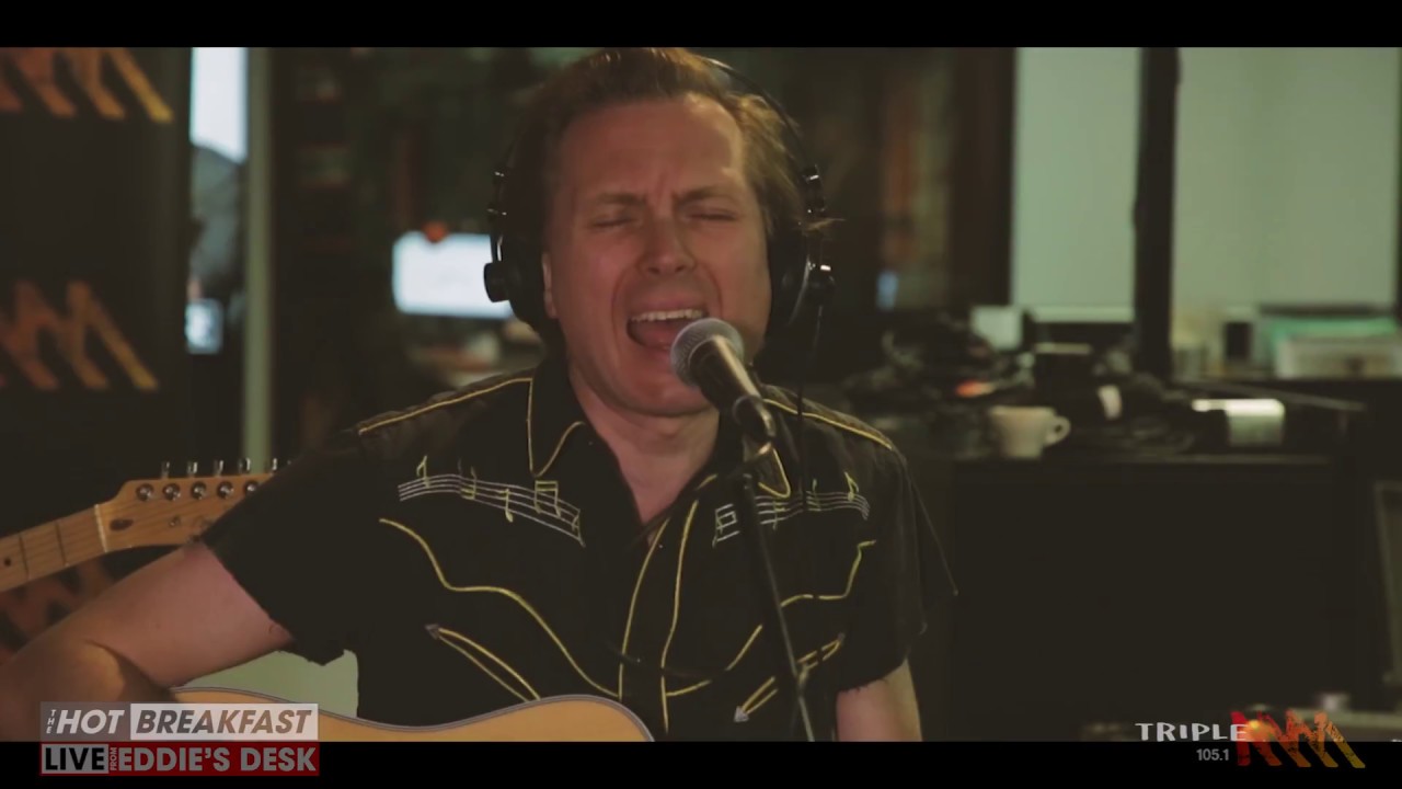 Franz Ferdinand - Take Me Out (Acoustic) I Live From Eddie's Desk I The Hot Breakfast