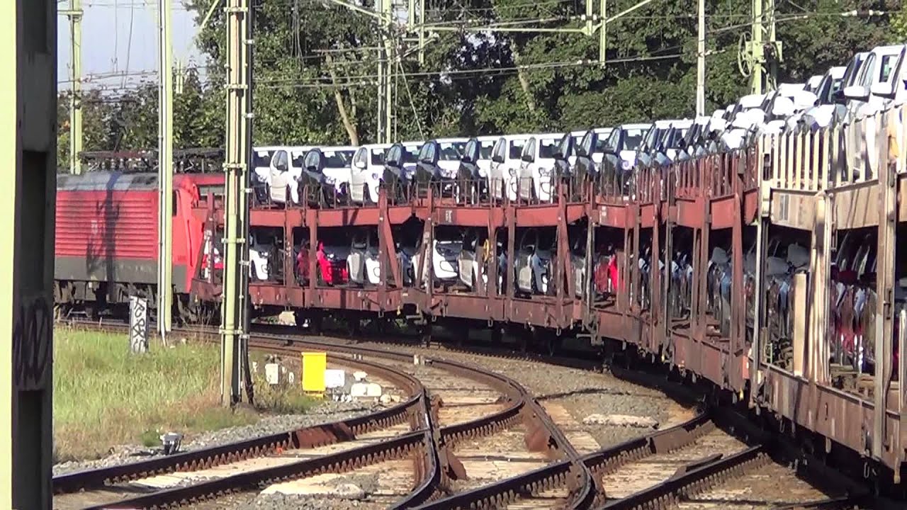 Class 189 with cars by Deventer
