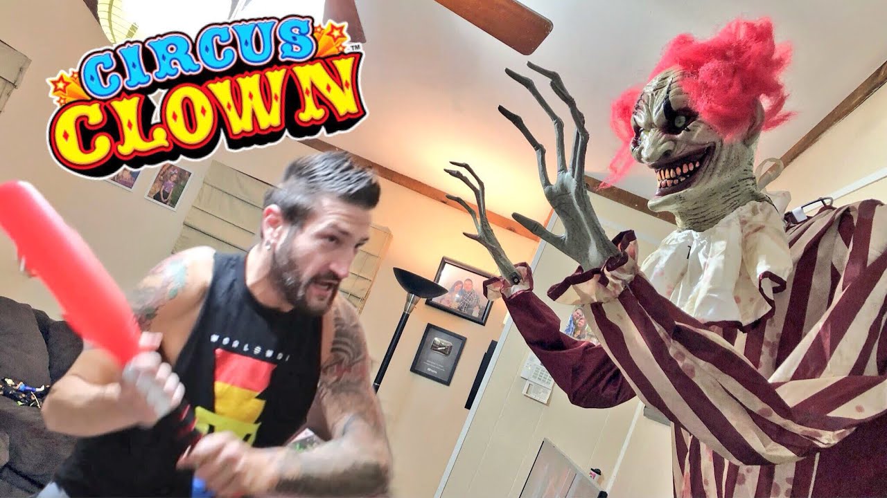 Dad Protects Son From Halloween Clown In Their House - YouTube