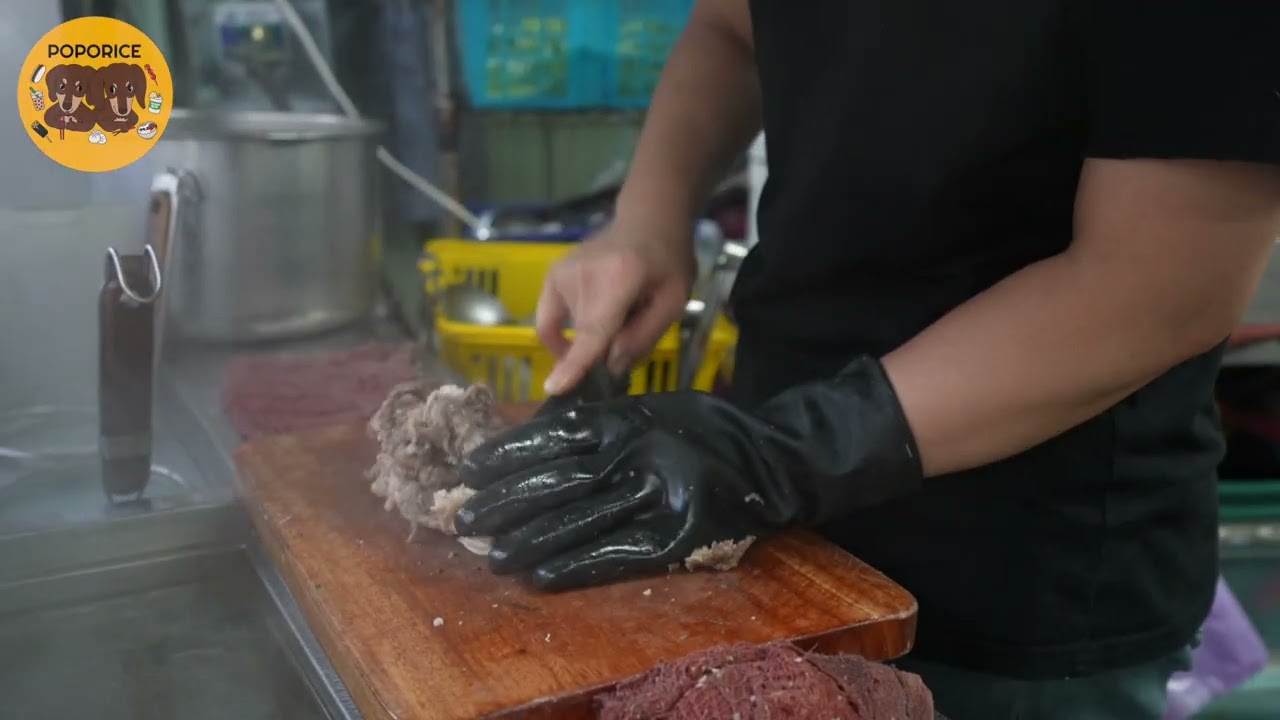 台北市内湖区の歴史ある湖光市場にて たくさんのおいしい食べ物が探索を待っています