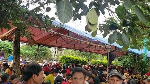 Phong tục đám chết của Dân tộc Bahnar .