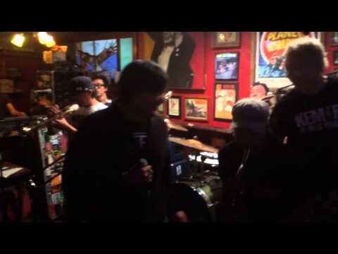 Kemuri "Pabu Boy" with Mike Park live 4/12/15 Crepe Place