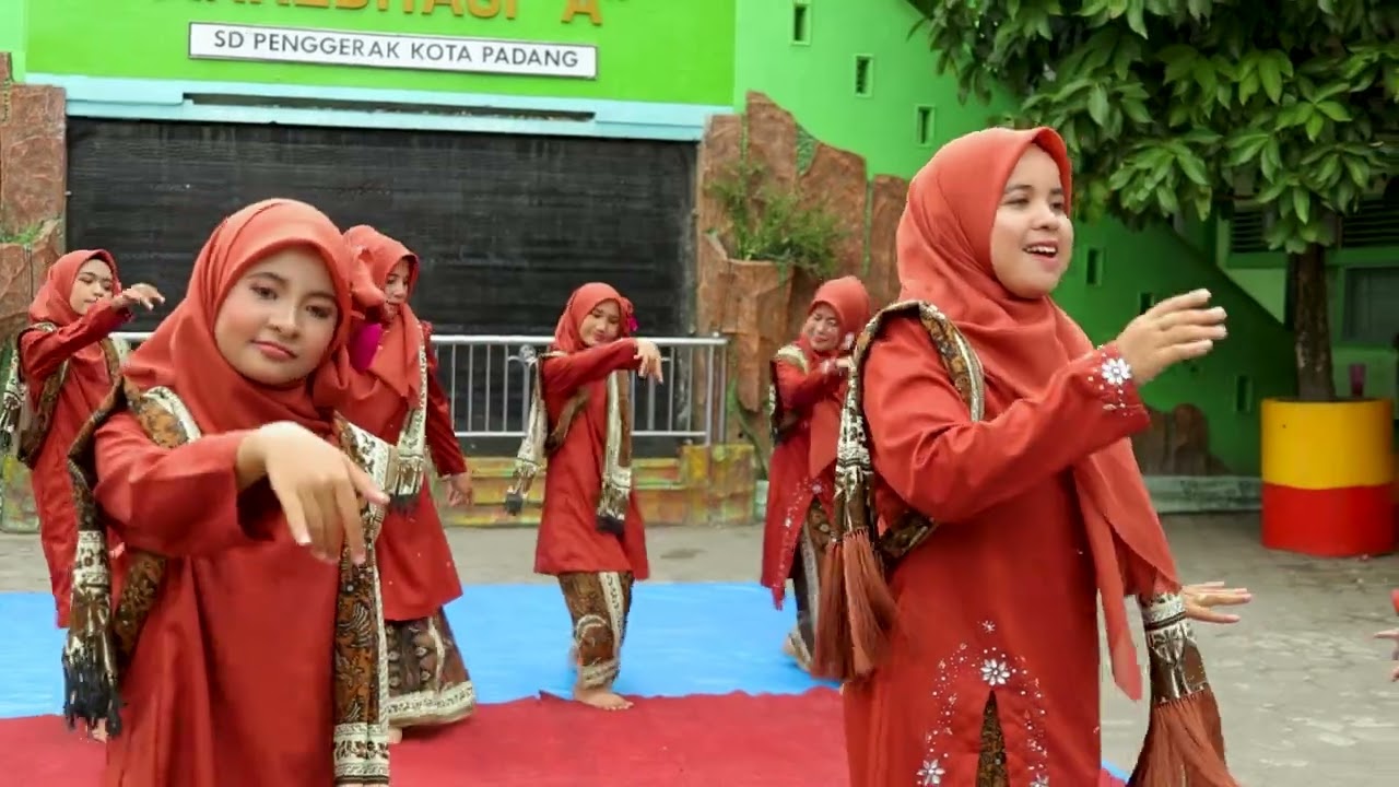 Zapin Melayu kolaborasi Guru dan Murid SDN 11 Lb Buaya