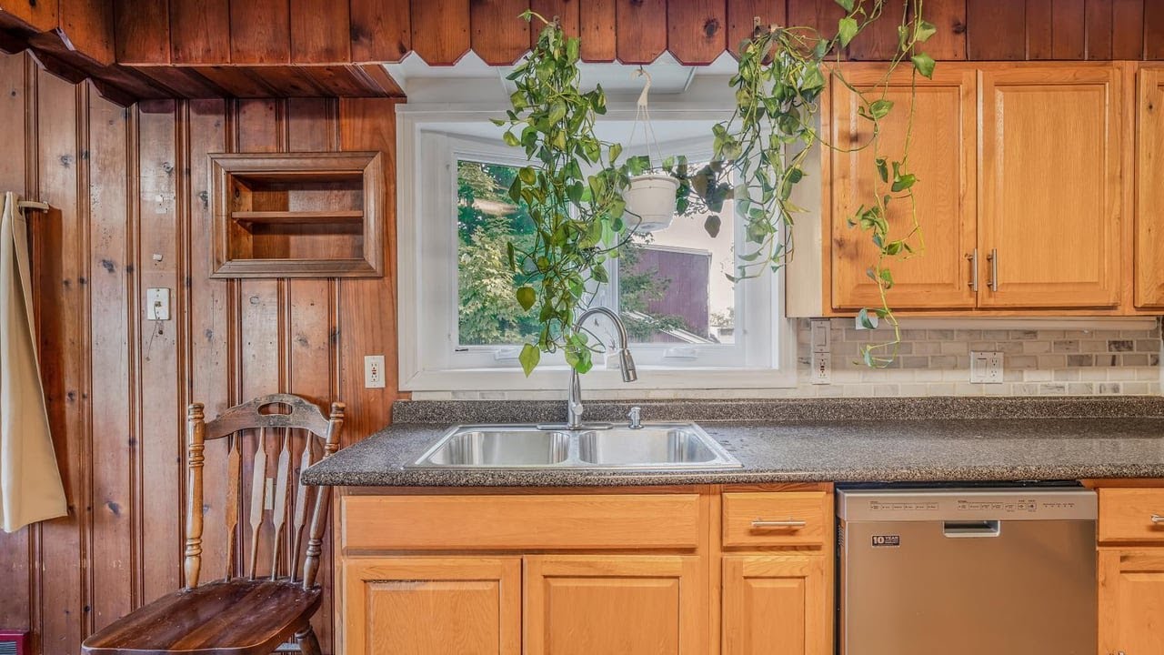 1613 PA-885, Clairton, PA