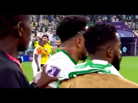 بكاء سالم الدوسري بعد الخساره من المكسيك هارد لك يا سالم دموعك غاليه