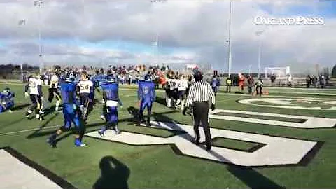 Jason McCowan with a TD run #mipzfball