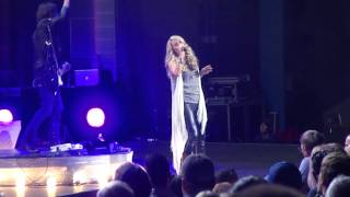 carrie underwood - flat on the floor (summerfest 7/2/15)