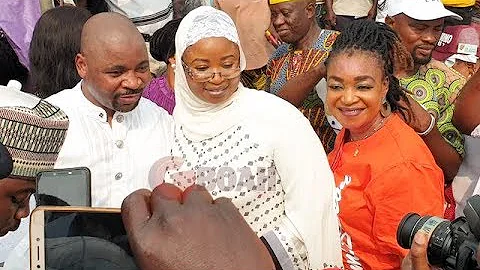 MC Oluomo Snap Picture With Actresses, Saoti Arewa And His Fans,+See Crowd At His House