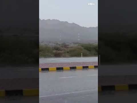 امطار غزيره ف منفذ وادي الجزي سلطنة ع مان